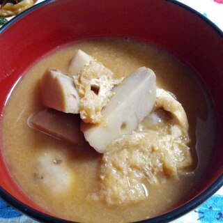 「ハイ・クオリティ煮干ダシ」と里芋と油揚げのみそ汁